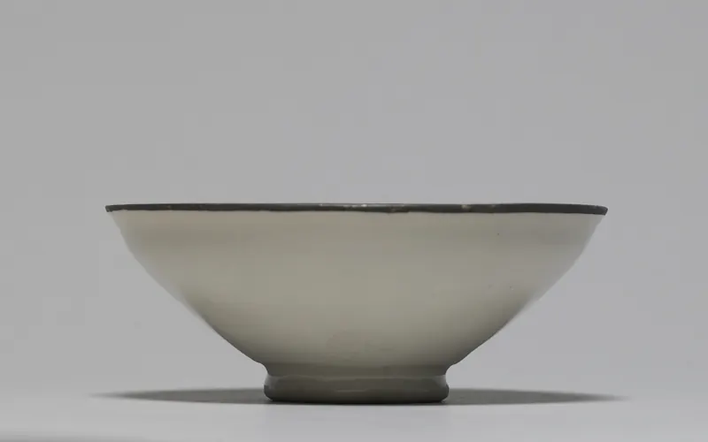 A sake cup (ochoko) by Eiraku Tokuzen, Walters Art Museum